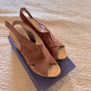 Vanelli Women's Suede Platform Sandals